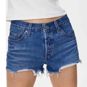 NWT Levi’s 501 Premium Mid-rise Women’s Cut off shorts Size 26